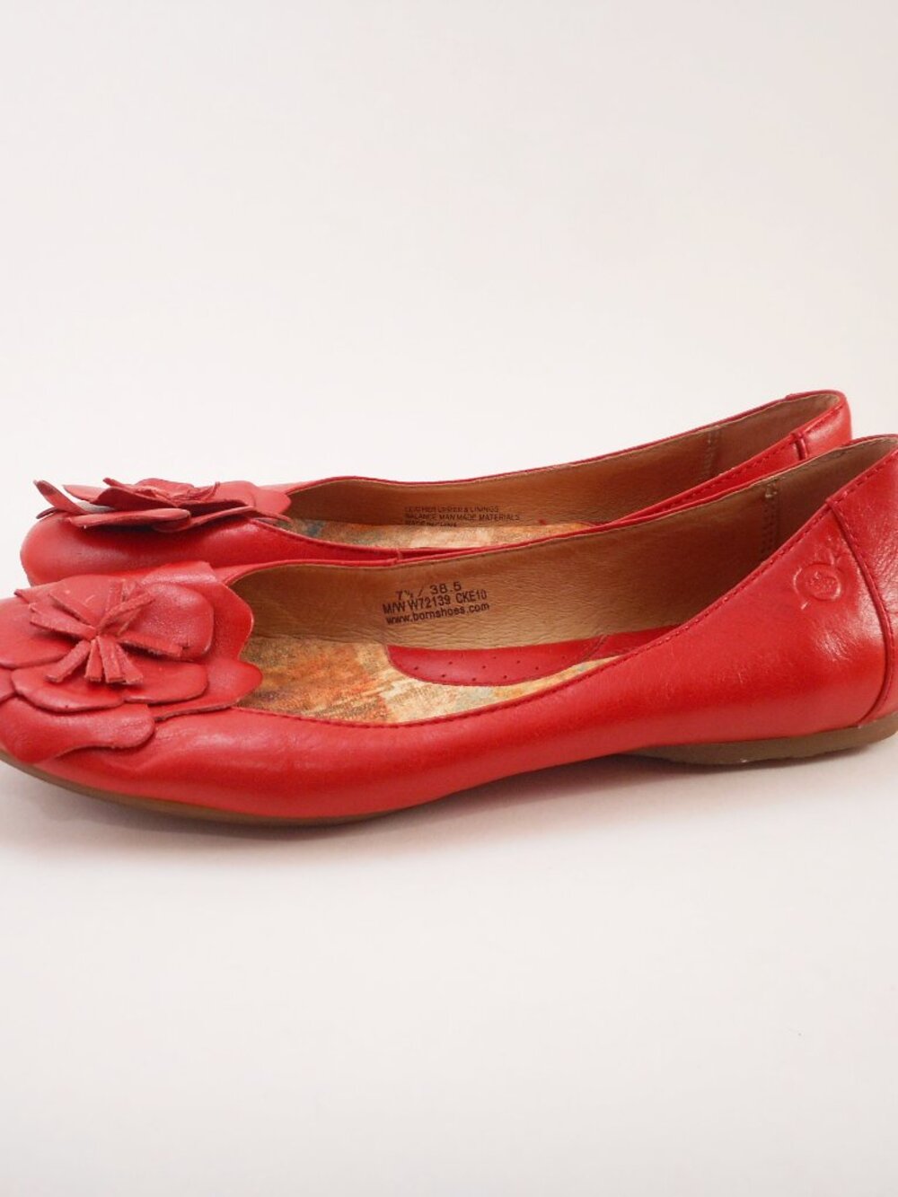 Born Women's Size 7.5 M/W Shoes Red-Orange Leather Flower Slip On Flats - Picture 2 of 10